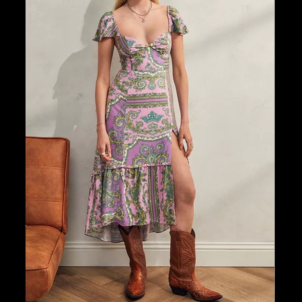 NWOT Urban Outfitters UO Siren Pink Paisley Midi Dress Size XS Z111